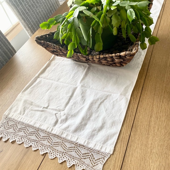Vintage Antique White Linen Table Runner Lace 46” Cottagecore Rustic Farmhouse - Picture 3 of 6